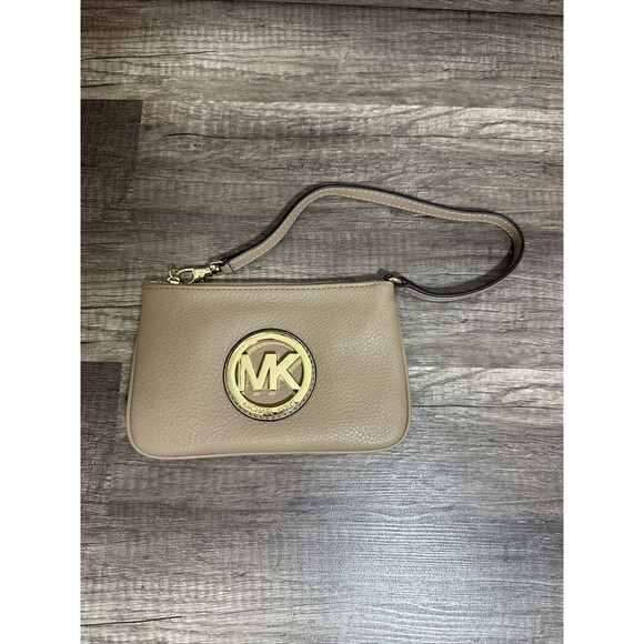 Michael Kors Wristlet Wallet Bright Camel Pebble Leather Gold LOGO - Picture 1 of 8